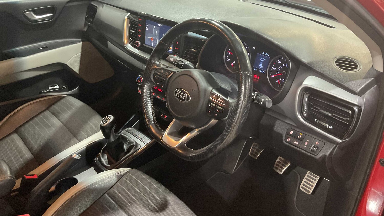 Used Kia Stonic 2017 for sale - 77018867: Photo 9