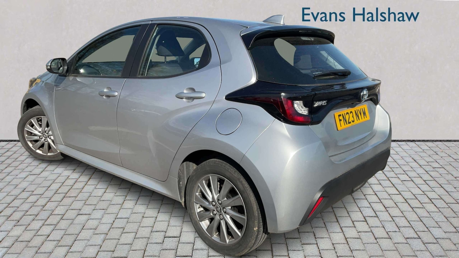 Used Toyota Yaris 2023 for sale - 78173632: Photo 2