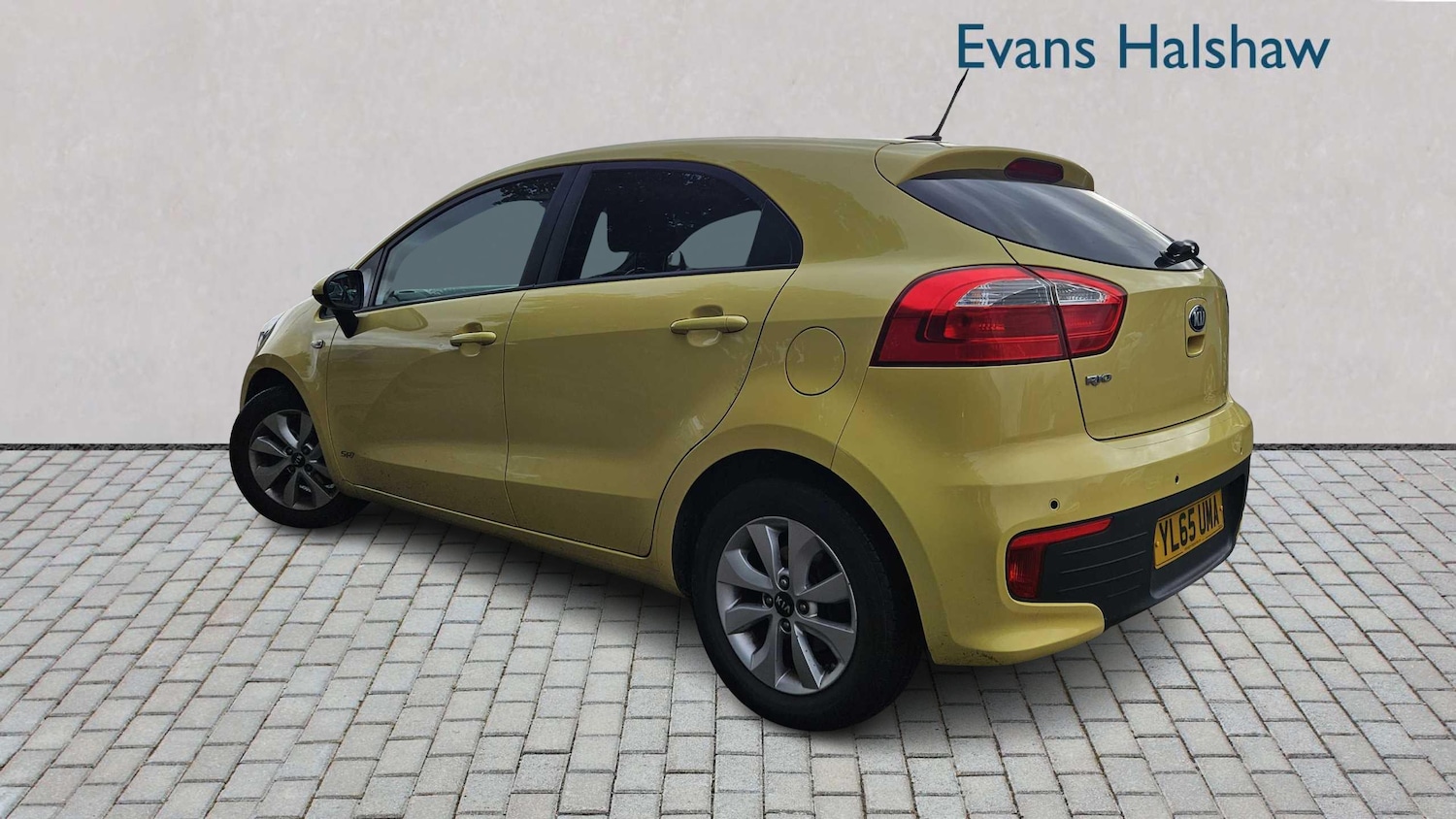 Used Kia Rio 2016 for sale - 76501813: Photo 2