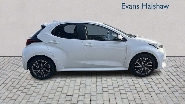 Used Toyota Yaris 2022 for sale - 76230449: Photo 2