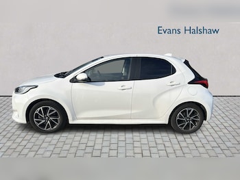 Used Toyota Yaris 2022 for sale - 76230449: Photo 3