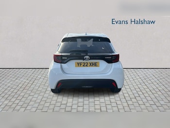 Used Toyota Yaris 2022 for sale - 76230449: Photo 4