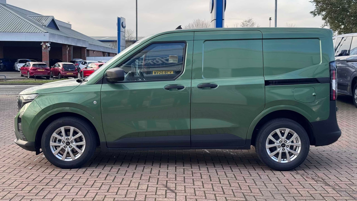 Used Ford Transit Courier for sale - 76842824: Photo 4