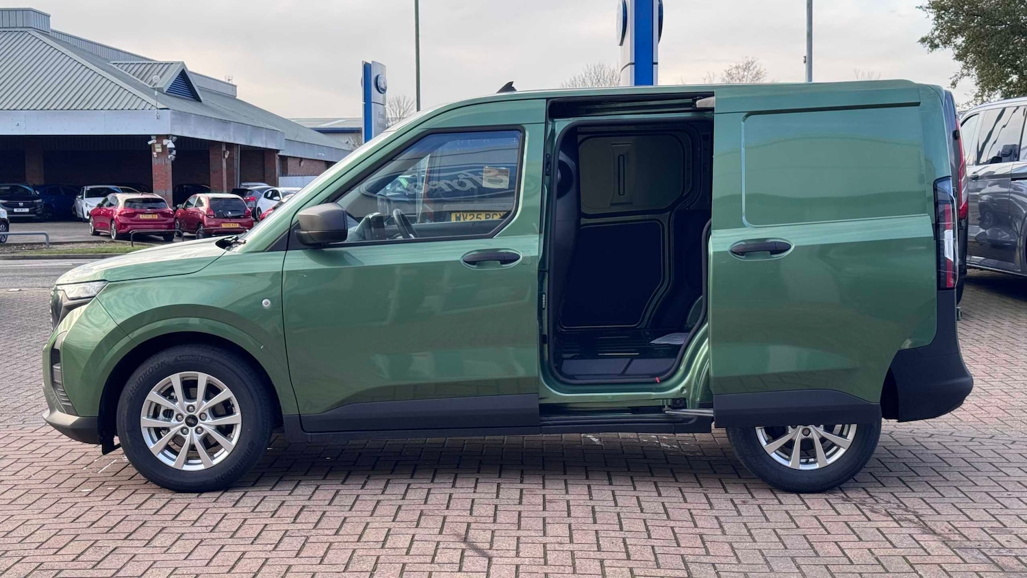Used Ford Transit Courier for sale - 76842824: Photo 5