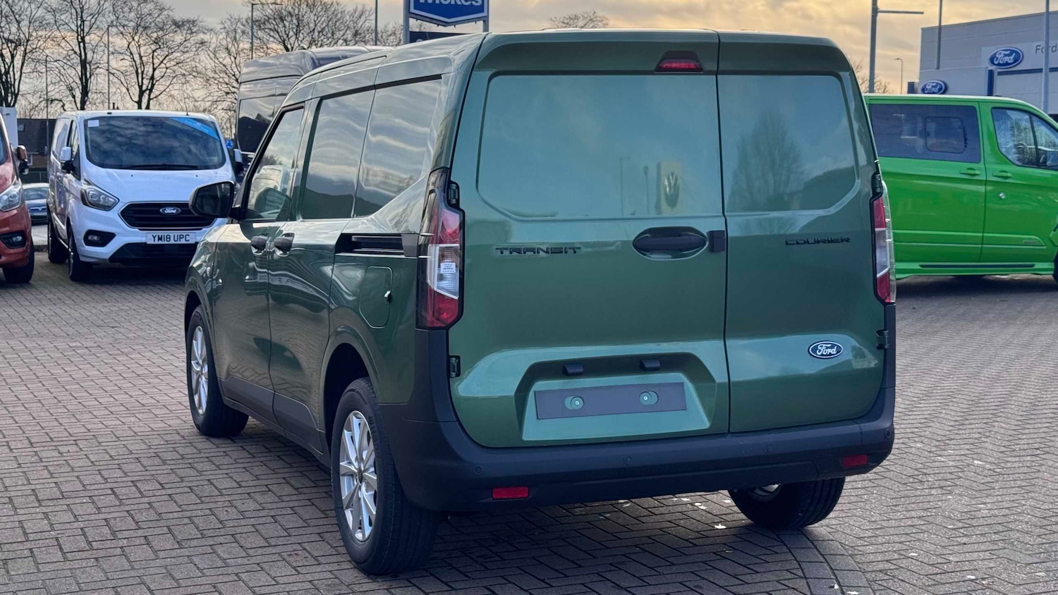 Used Ford Transit Courier for sale - 76842824: Photo 6