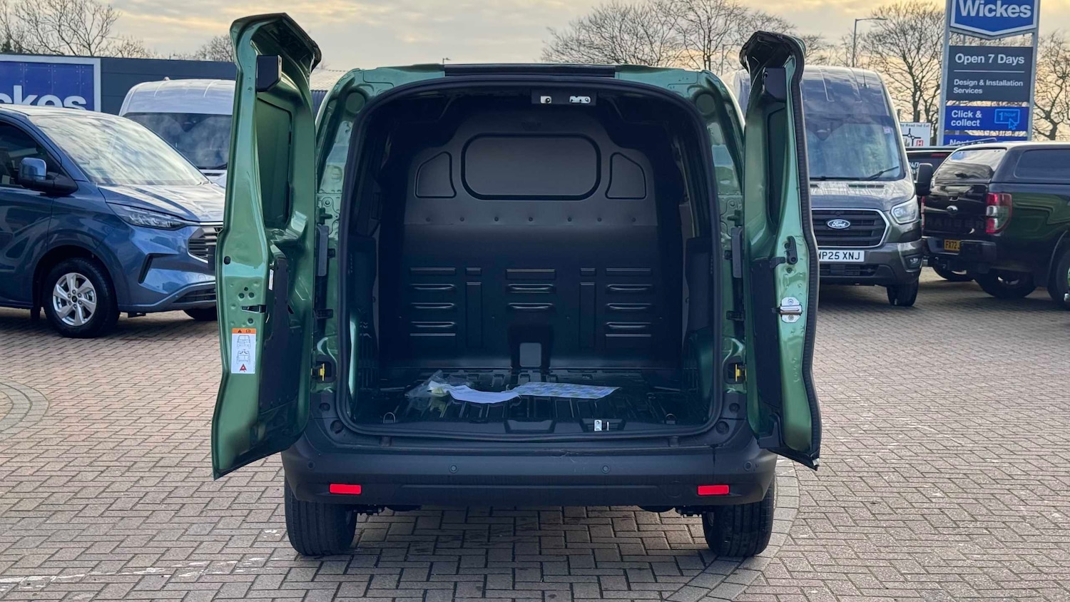 Used Ford Transit Courier for sale - 76842824: Photo 9