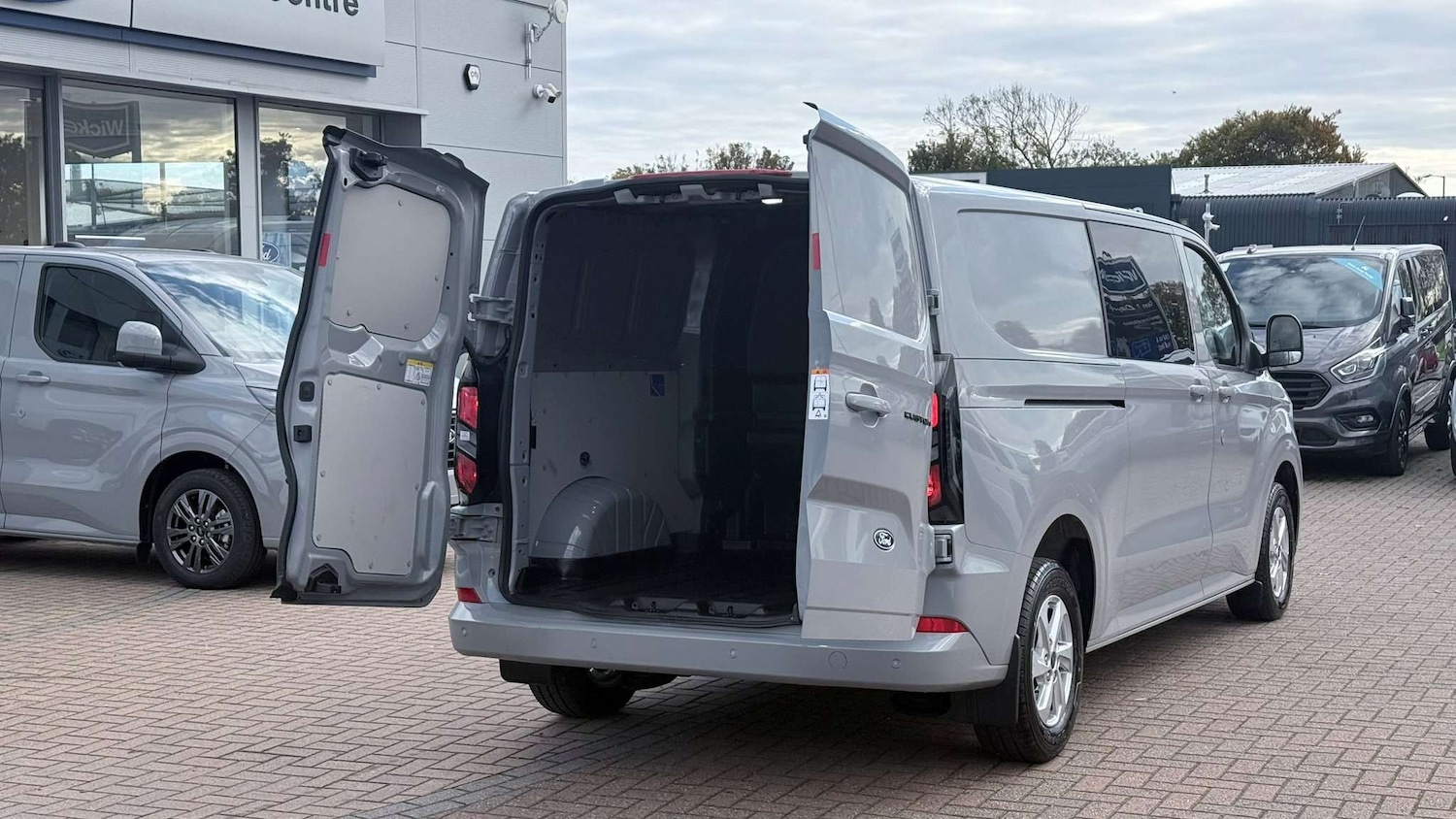 Used Ford Transit Custom 2025 for sale - 76329159: Photo 11