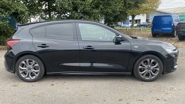 Used Ford Focus 2023 for sale - 76298497: Photo 3