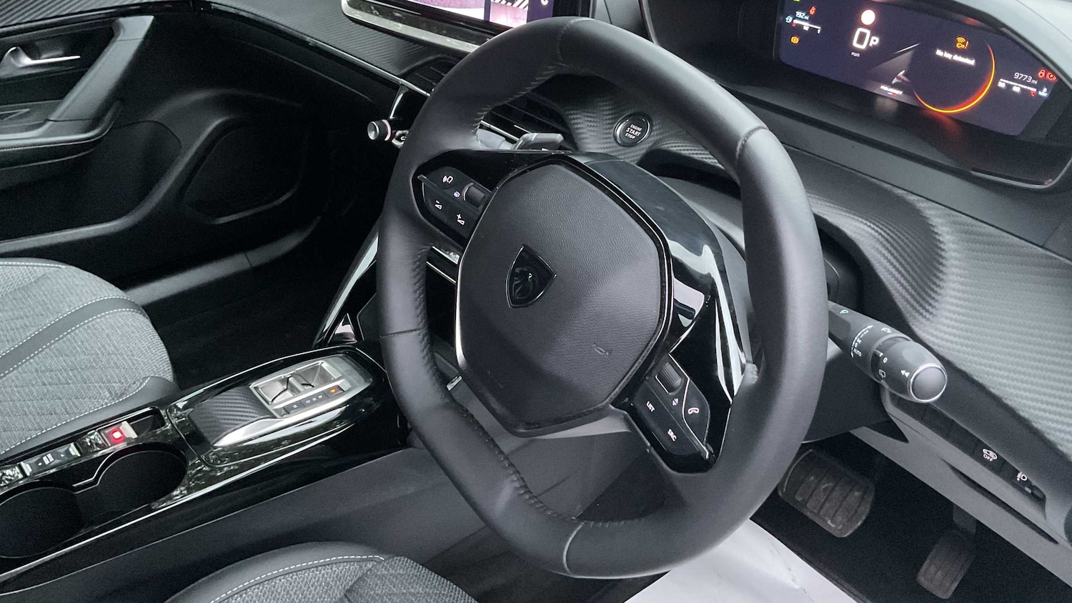 Used Peugeot 2008 2023 for sale - 76705215: Photo 9