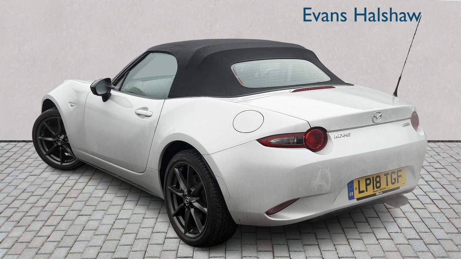 Used Mazda MX-5 2018 for sale - 77018831: Photo 2