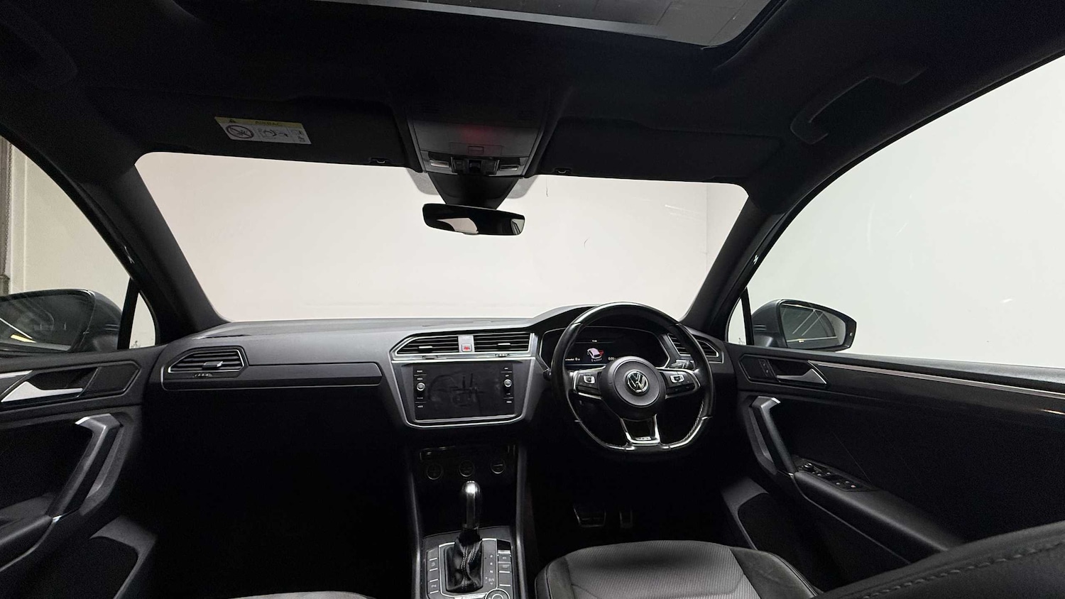 Used Volkswagen Tiguan 2018 for sale - 75452716: Photo 31