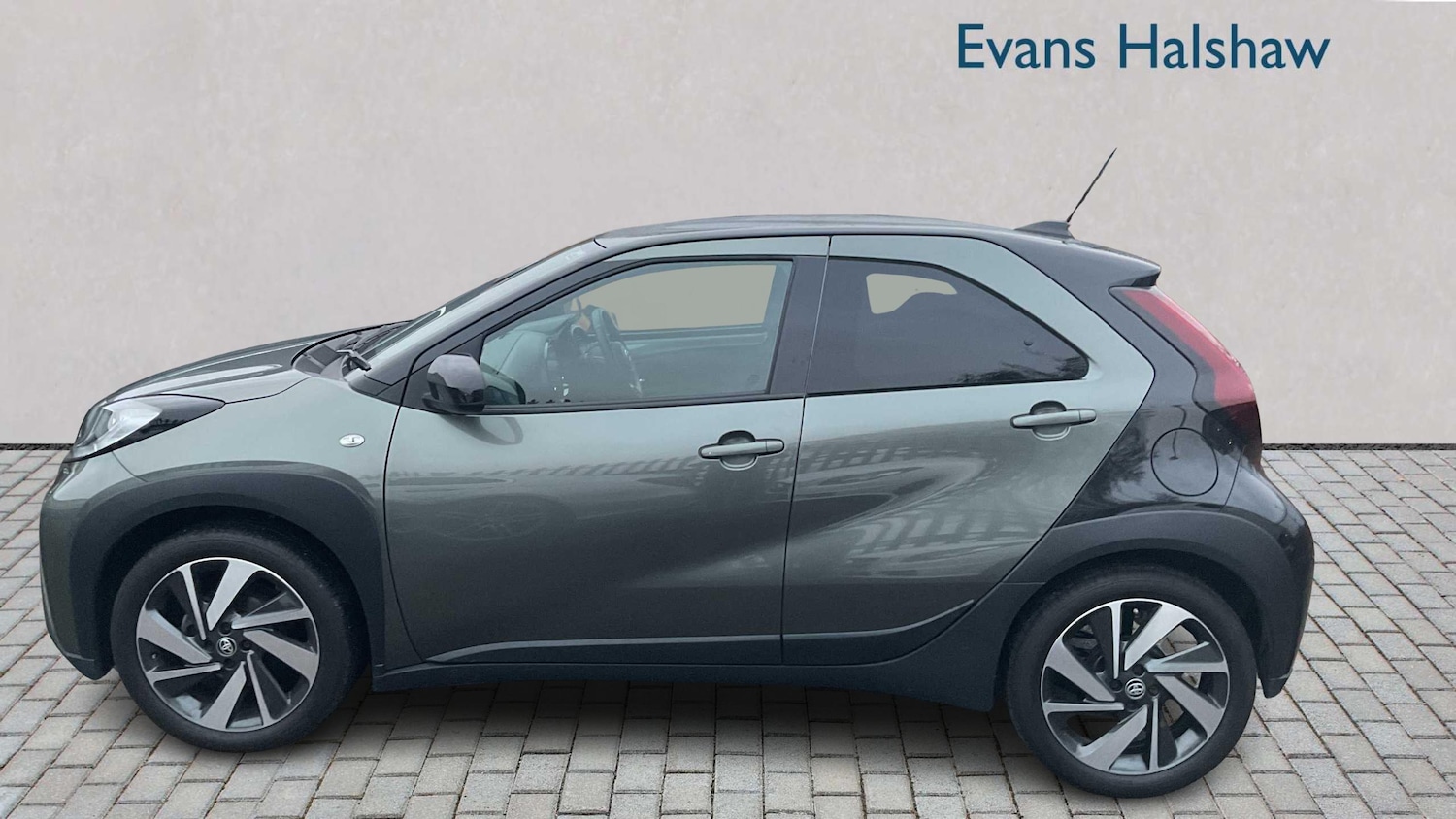 Used Toyota Aygo X 2023 for sale - 77044177: Photo 4