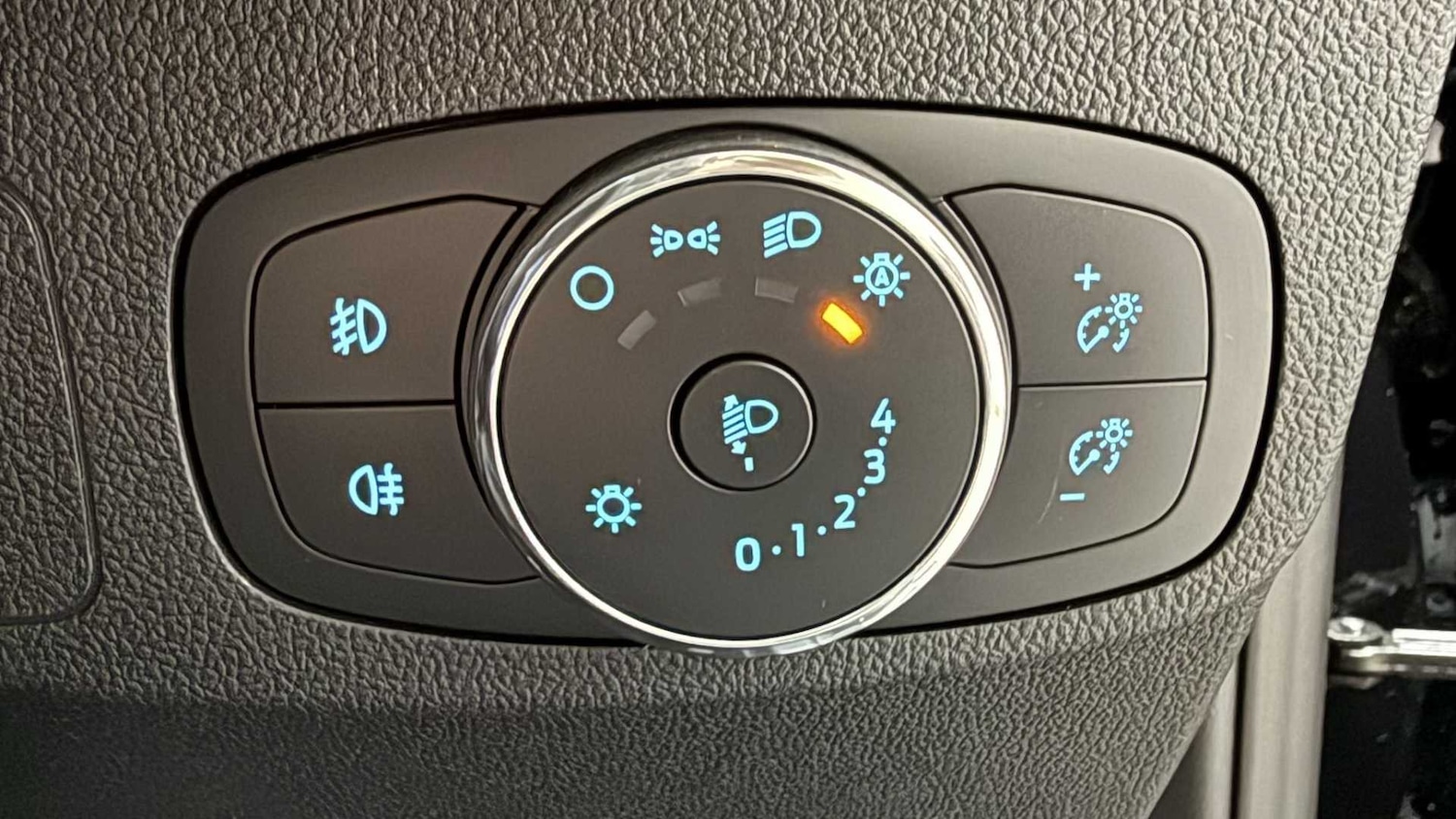 Used Ford Focus 2024 for sale - 77800063: Photo 18