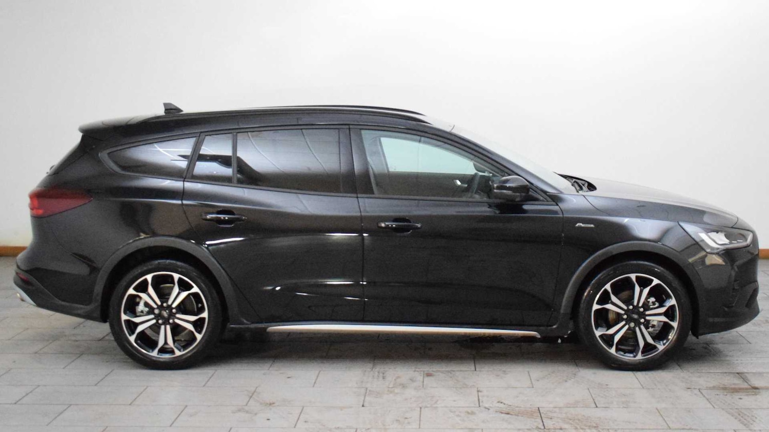 Used Ford Focus 2024 for sale - 77800063: Photo 4