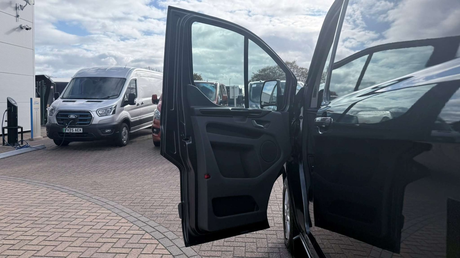 Used Ford Transit Custom 2023 for sale - 76362648: Photo 17