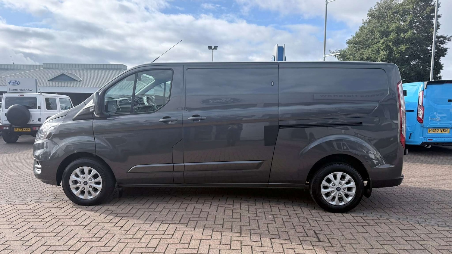 Used Ford Transit Custom 2023 for sale - 76362648: Photo 4