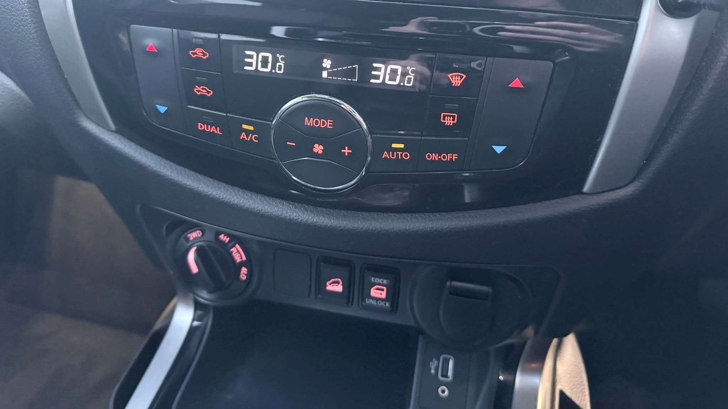 Used Nissan Navara 2021 for sale - 77164436: Photo 29