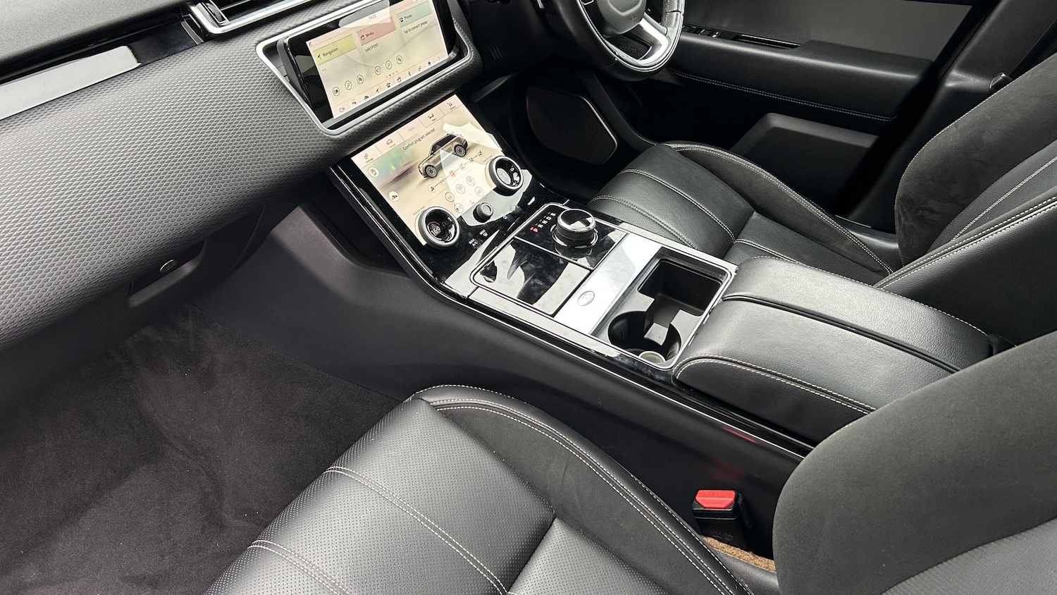 Used Land Rover Range Rover Velar 2017 for sale - 76262498: Photo 13