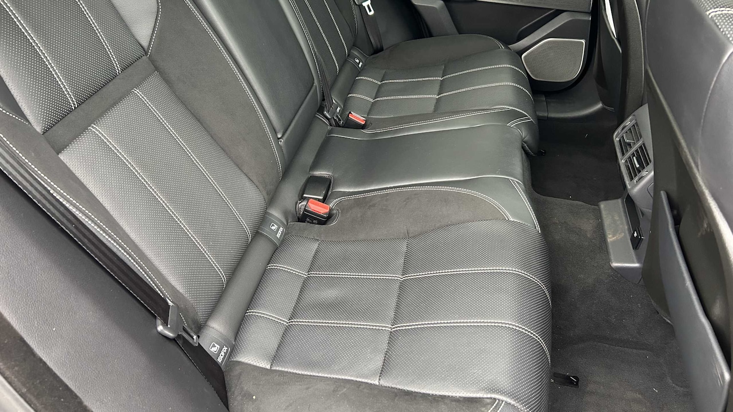 Used Land Rover Range Rover Velar 2017 for sale - 76262498: Photo 15
