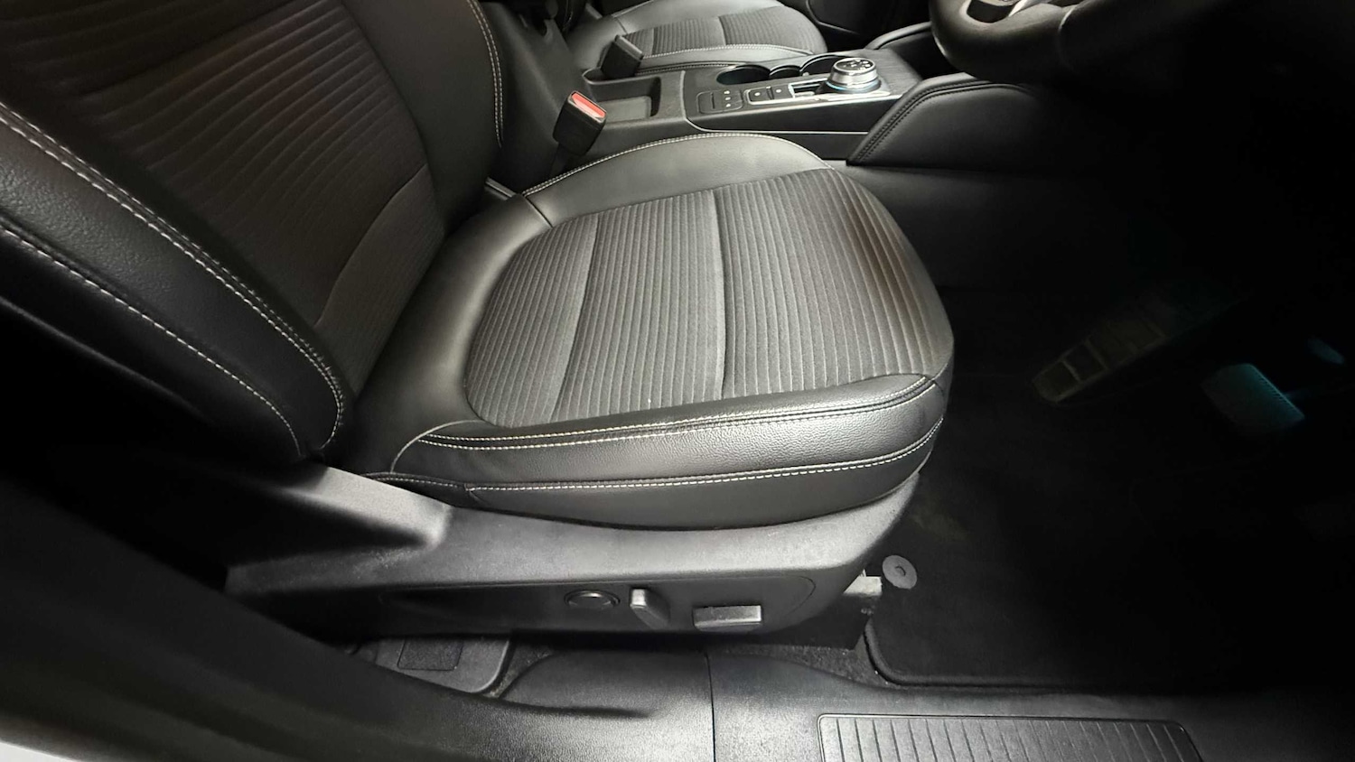 Used Ford Kuga 2022 for sale - 75758039: Photo 15