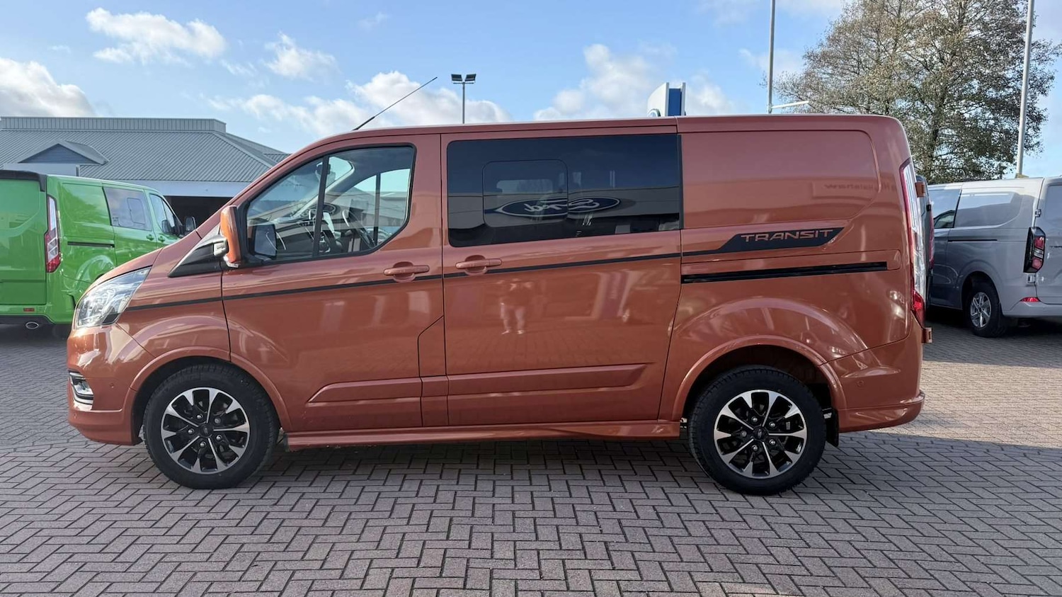 Used Ford Transit Custom 2023 for sale - 76902464: Photo 4