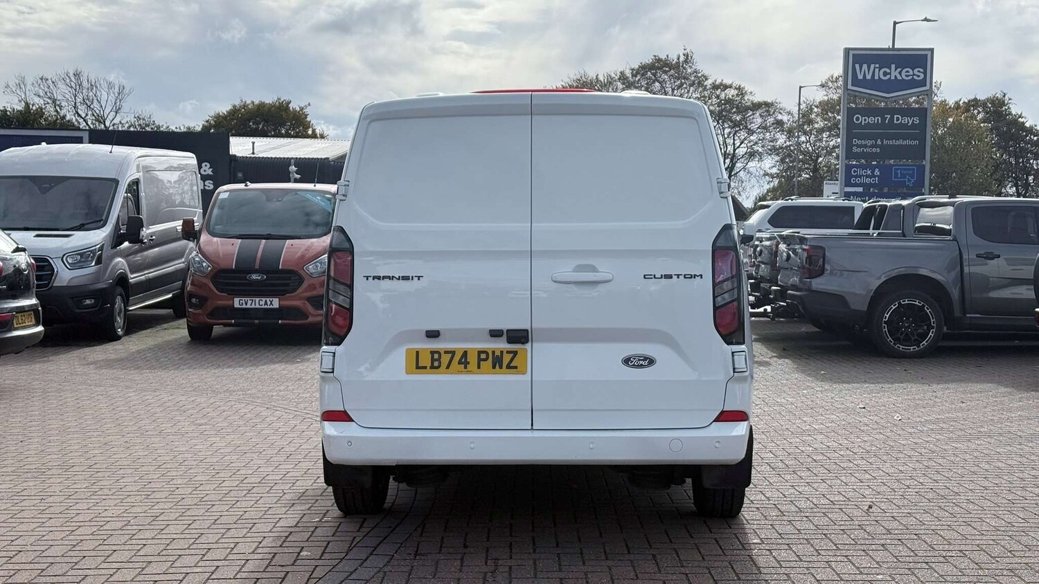 Used Ford Transit Custom 2024 for sale - 76329332: Photo 4