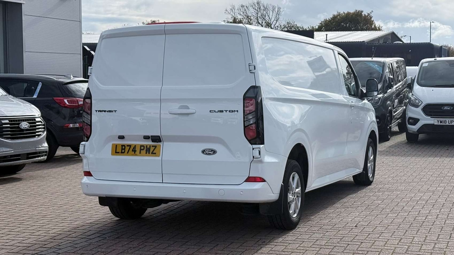 Used Ford Transit Custom 2024 for sale - 76329332: Photo 5