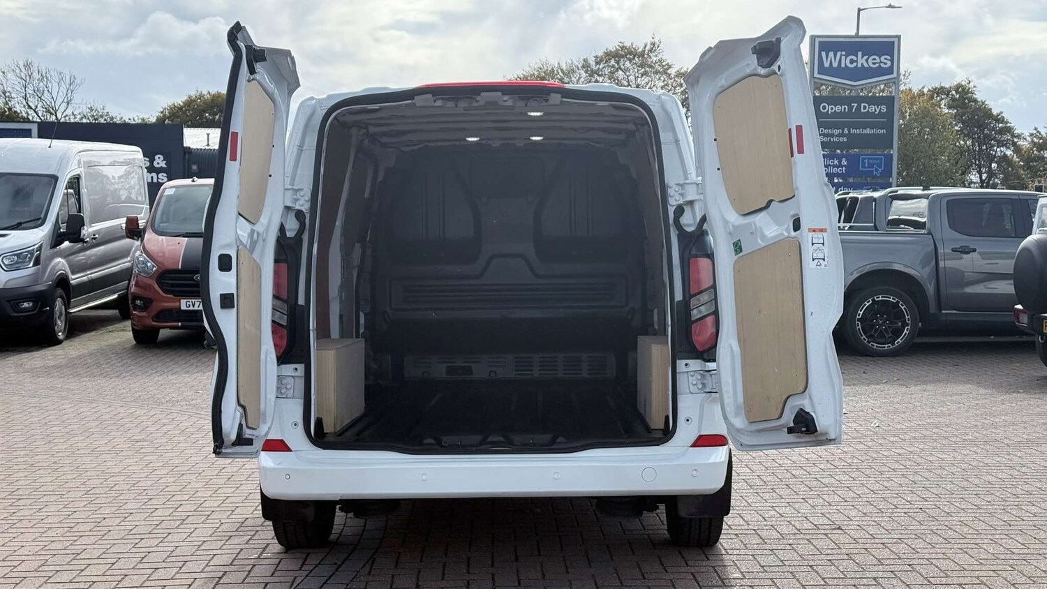 Used Ford Transit Custom 2024 for sale - 76329332: Photo 9