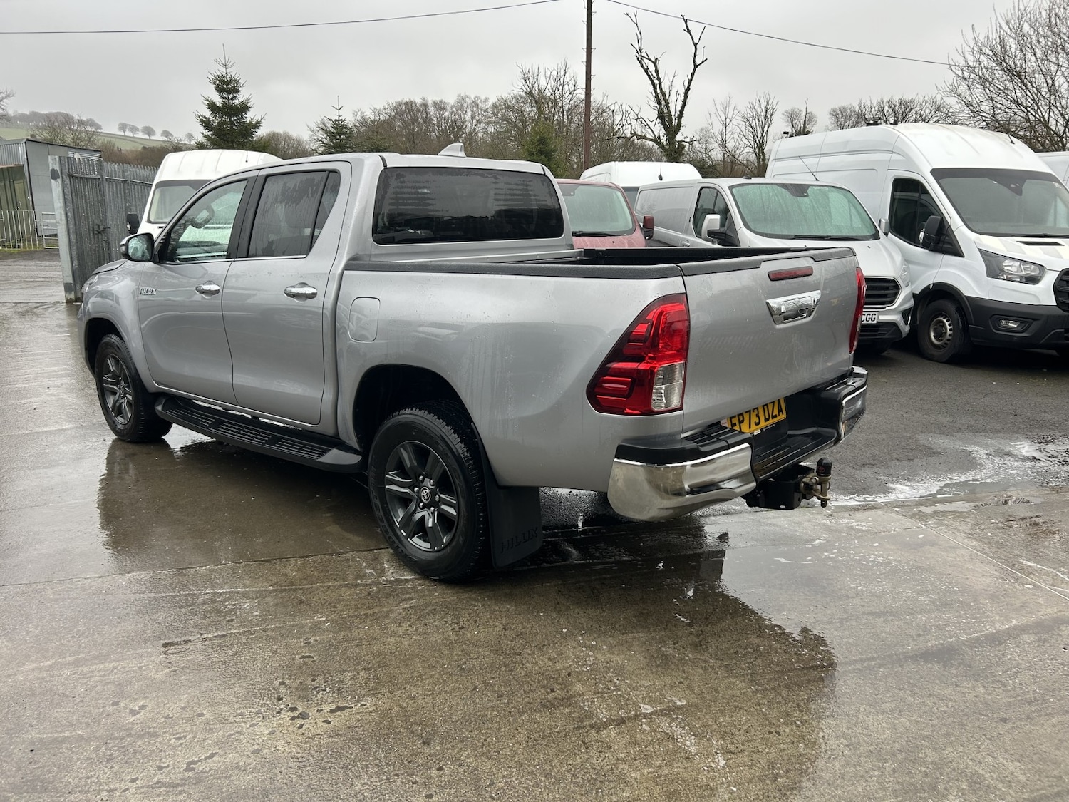Used Toyota Hilux 2023 for sale - 77687679: Photo 3