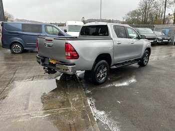 Used Toyota Hilux 2023 for sale - 77687679: Photo