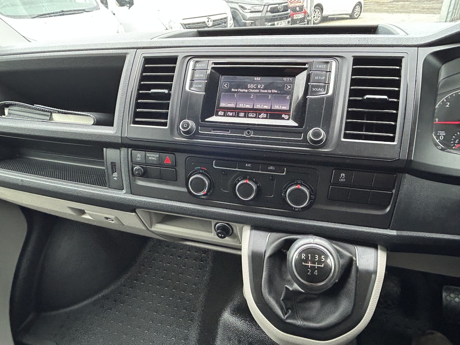 Used Volkswagen Transporter 2019 for sale - 77501458: Photo 11