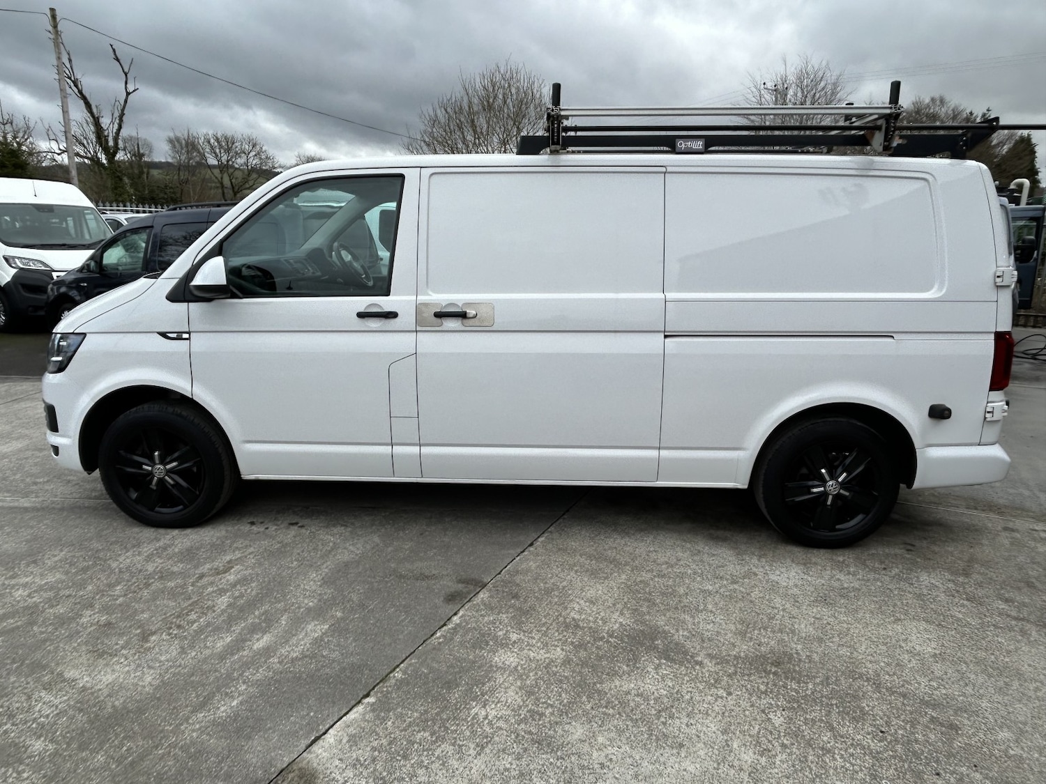 Used Volkswagen Transporter 2019 for sale - 77501458: Photo 2