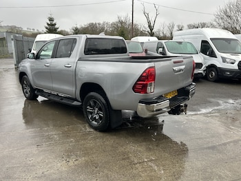 Used Toyota Hilux 2023 for sale - 78304819: Photo