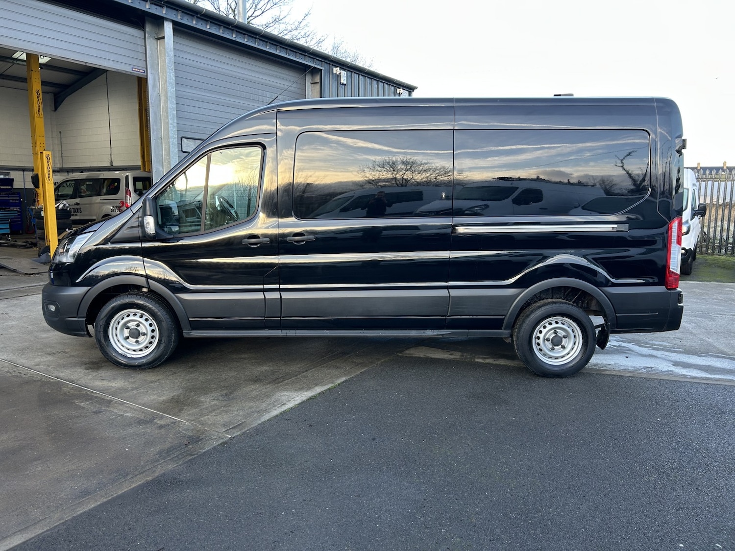 Used Ford Transit 2020 for sale - 76979519: Photo 2