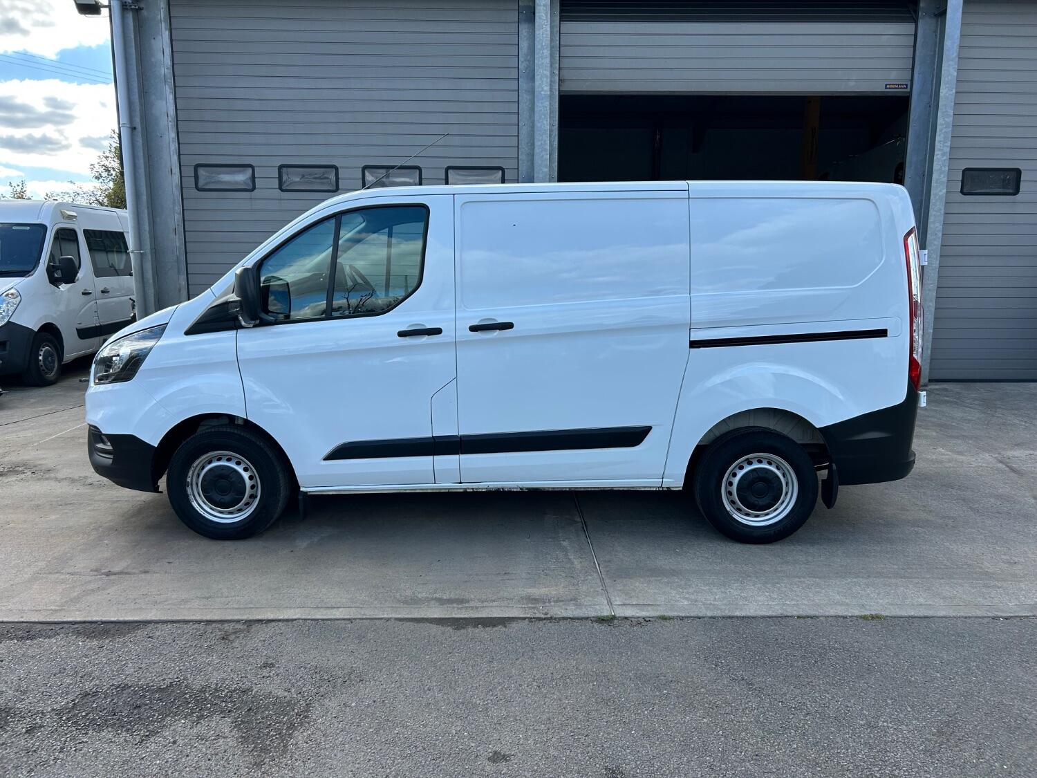 Used Ford Transit Custom 2022 for sale - 76340323: Photo 2
