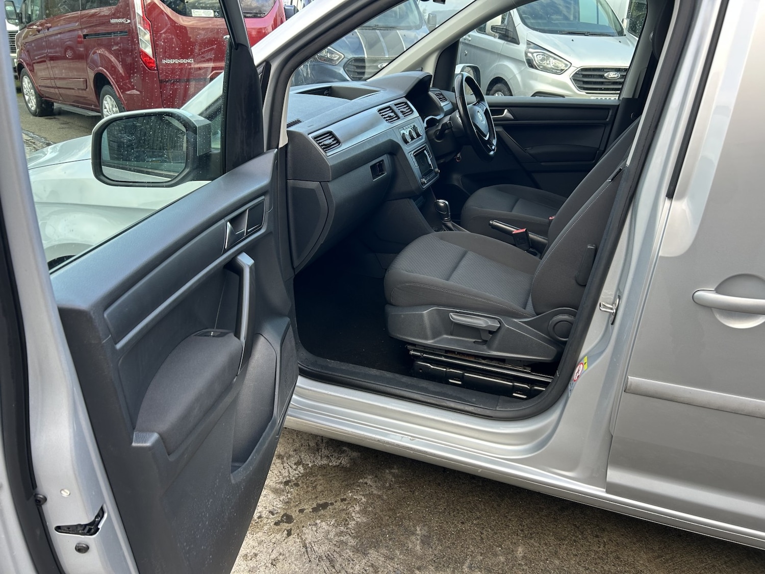 Used Volkswagen Caddy Maxi Life 2017 for sale - 77687665: Photo 10