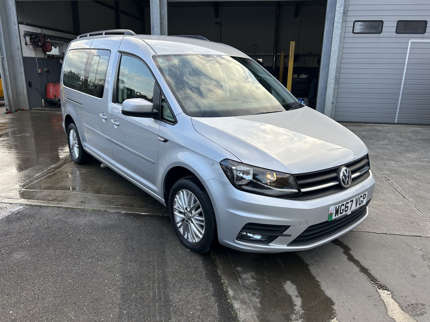 Used Volkswagen Caddy Maxi Life 2017 for sale - 77687665: Photo 6
