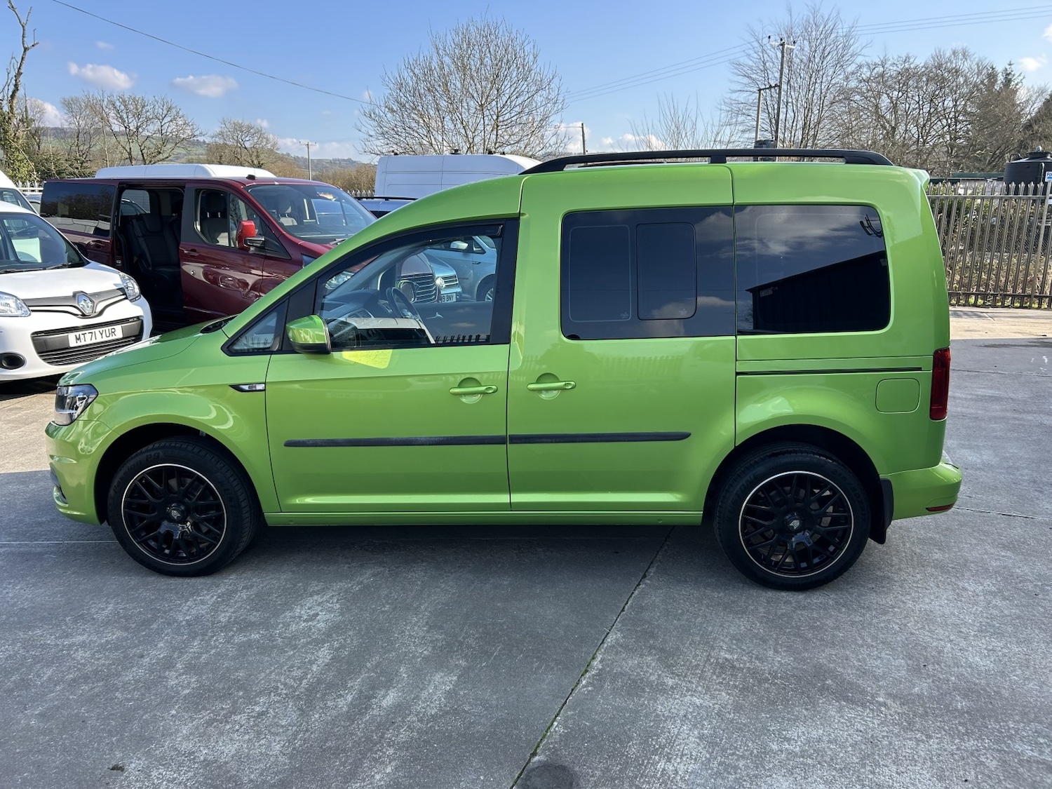 Used Volkswagen Caddy Maxi Life 2019 for sale - 77789354: Photo 2