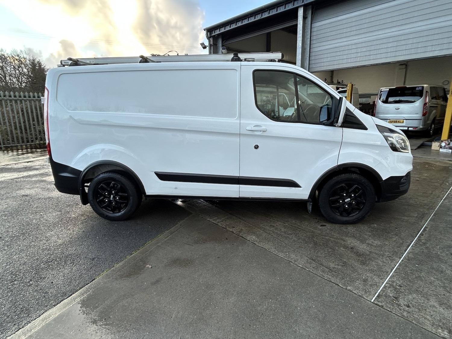 Used Ford Transit Custom 2022 for sale - 77023170: Photo 5
