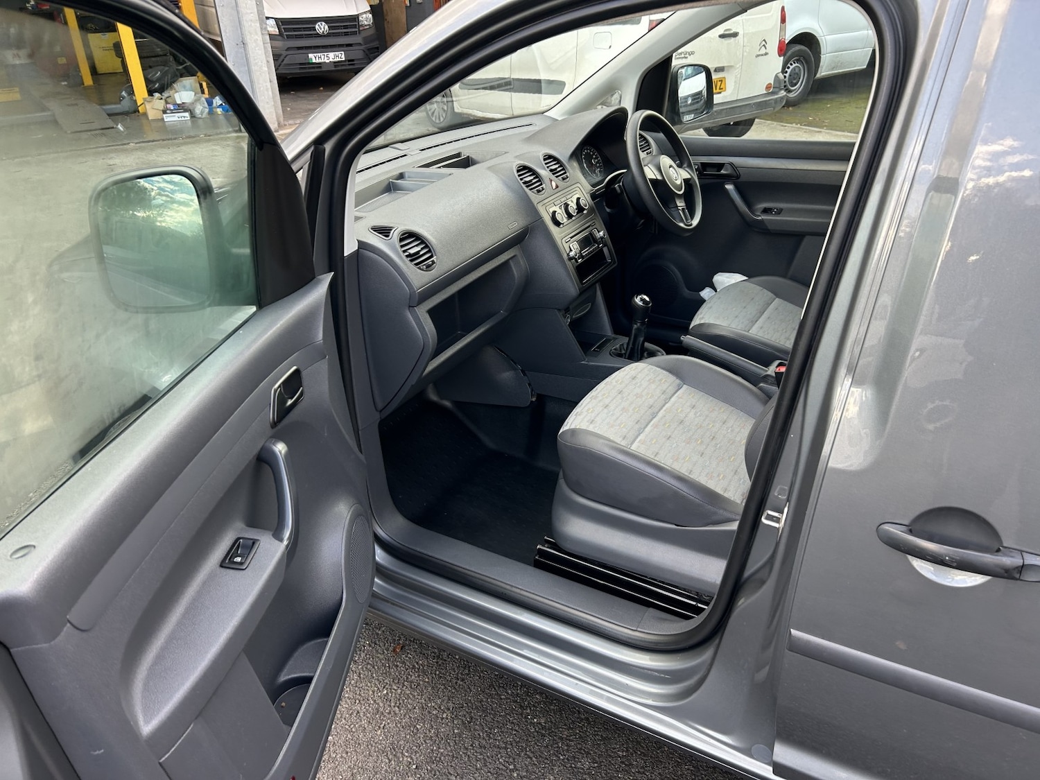 Used Volkswagen Caddy Maxi 2012 for sale - 76378987: Photo 10