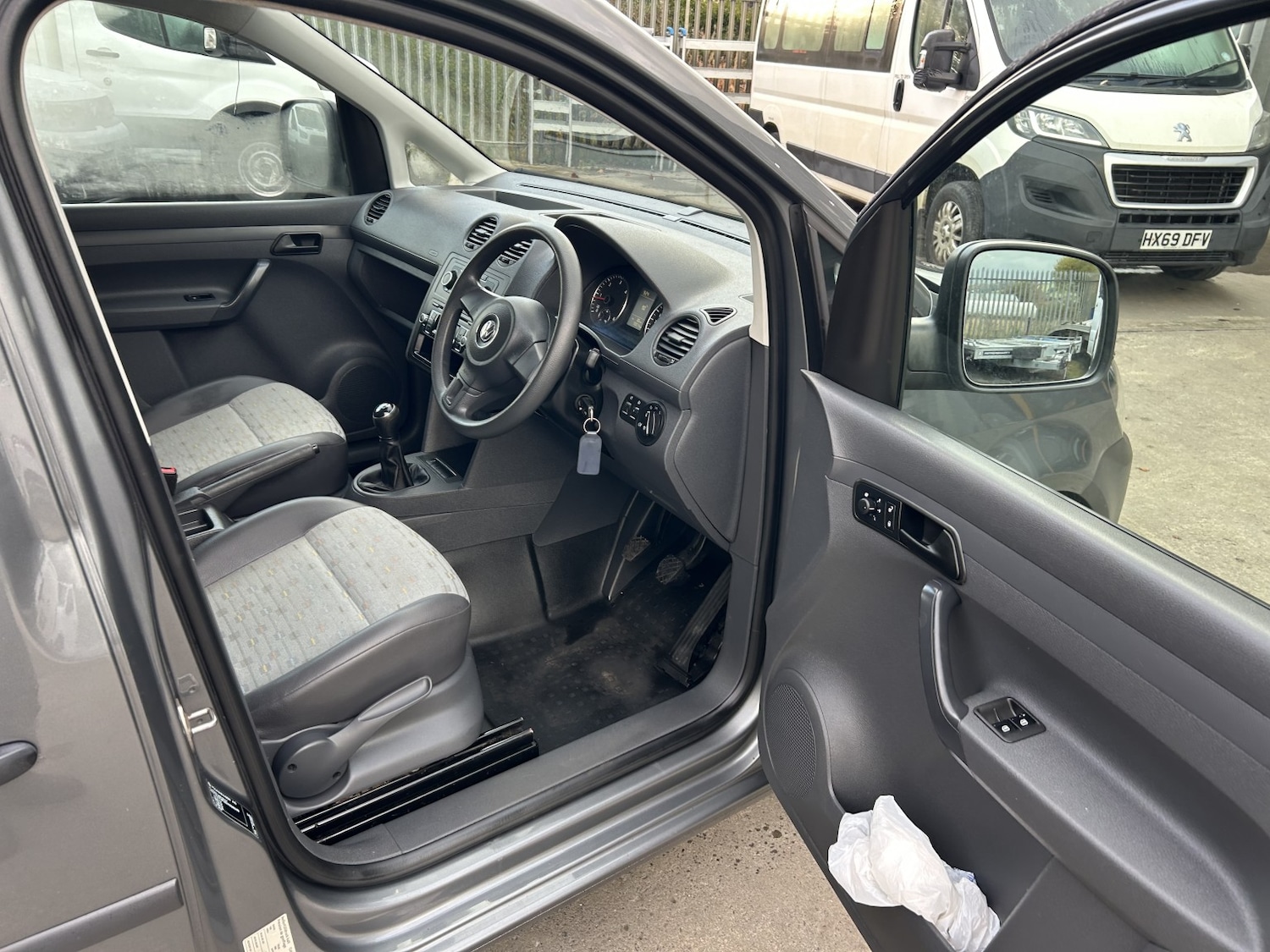 Used Volkswagen Caddy Maxi 2012 for sale - 76378987: Photo 11