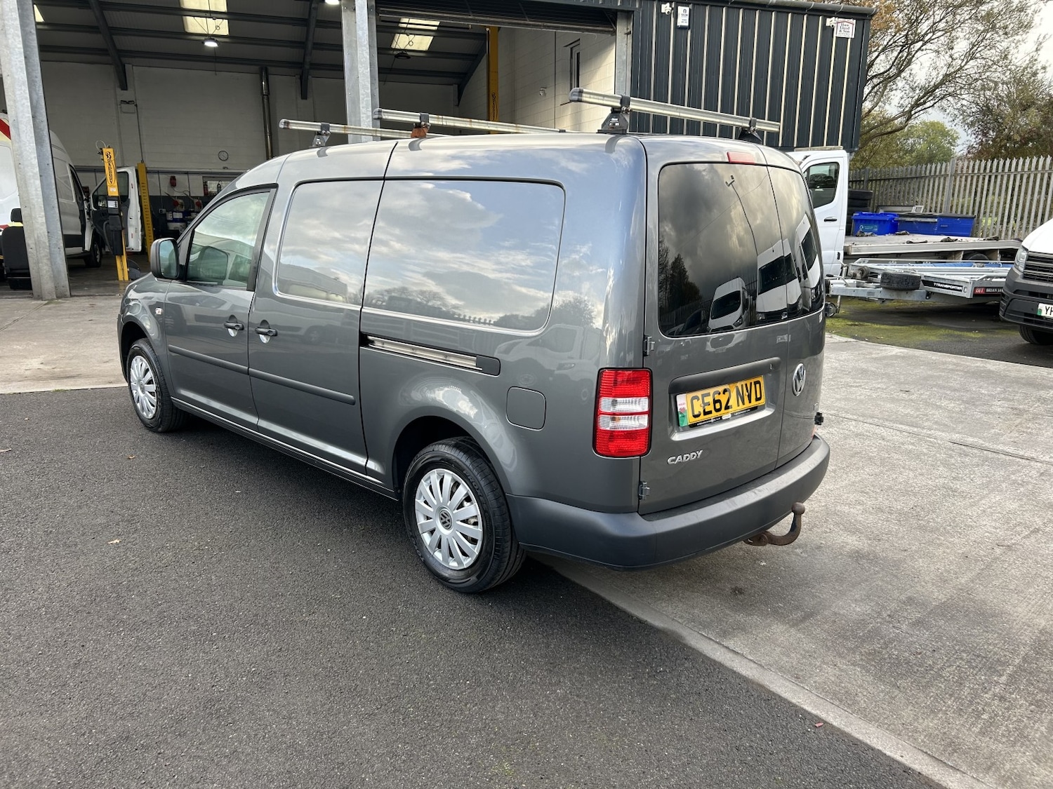 Used Volkswagen Caddy Maxi 2012 for sale - 76378987: Photo 3