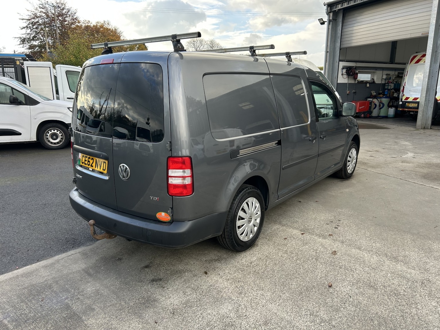 Used Volkswagen Caddy Maxi 2012 for sale - 76378987: Photo 4