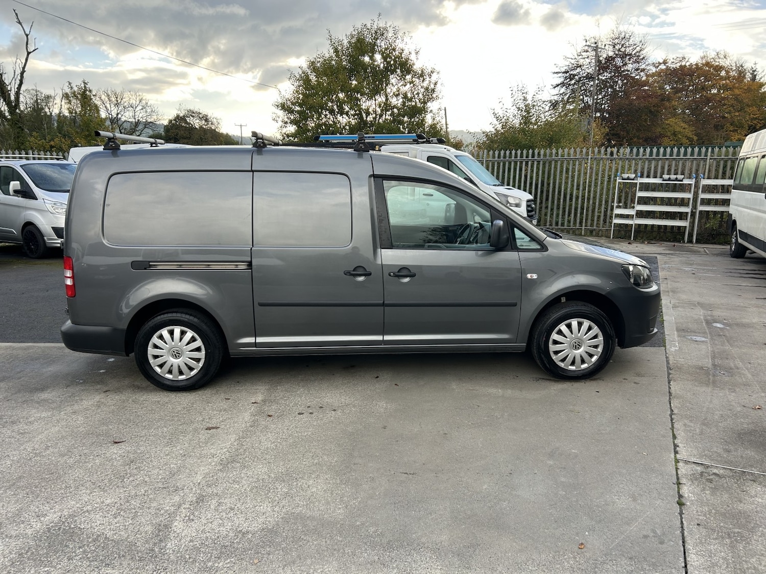 Used Volkswagen Caddy Maxi 2012 for sale - 76378987: Photo 5