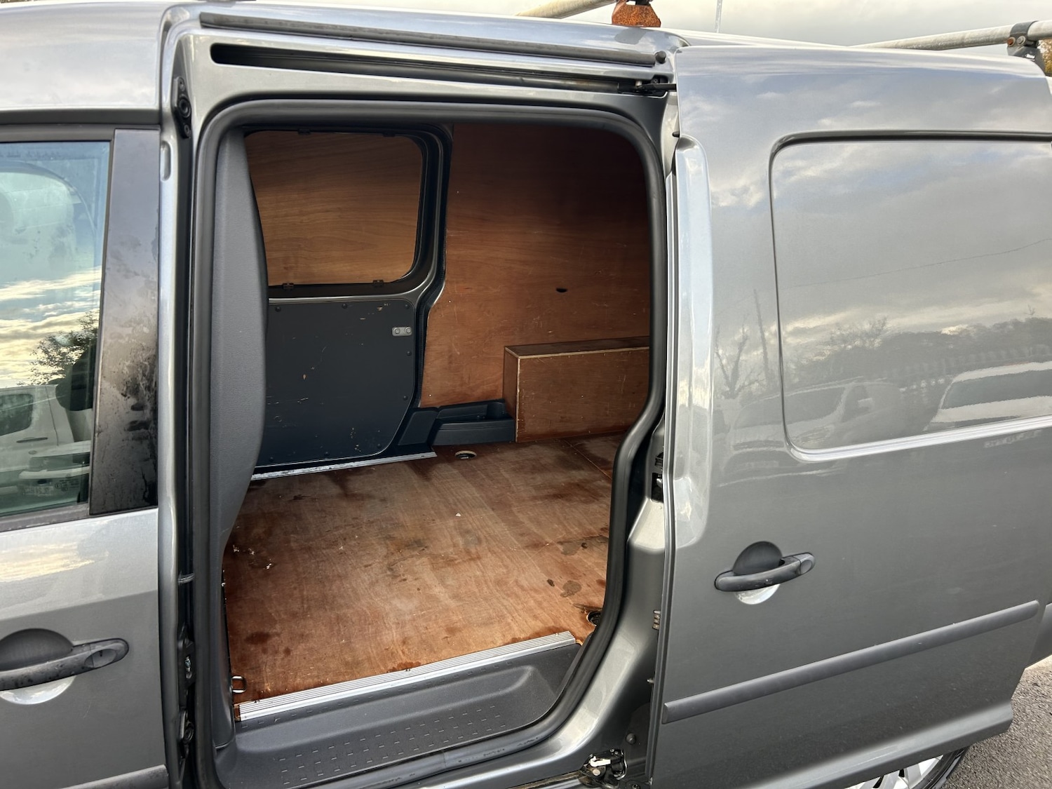 Used Volkswagen Caddy Maxi 2012 for sale - 76378987: Photo 8