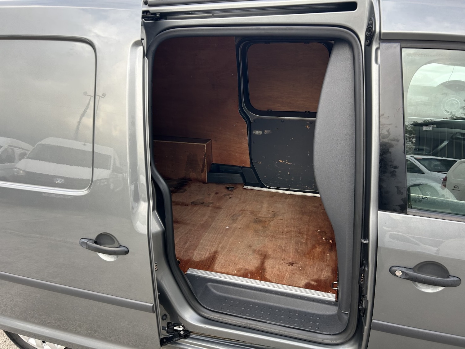 Used Volkswagen Caddy Maxi 2012 for sale - 76378987: Photo 9