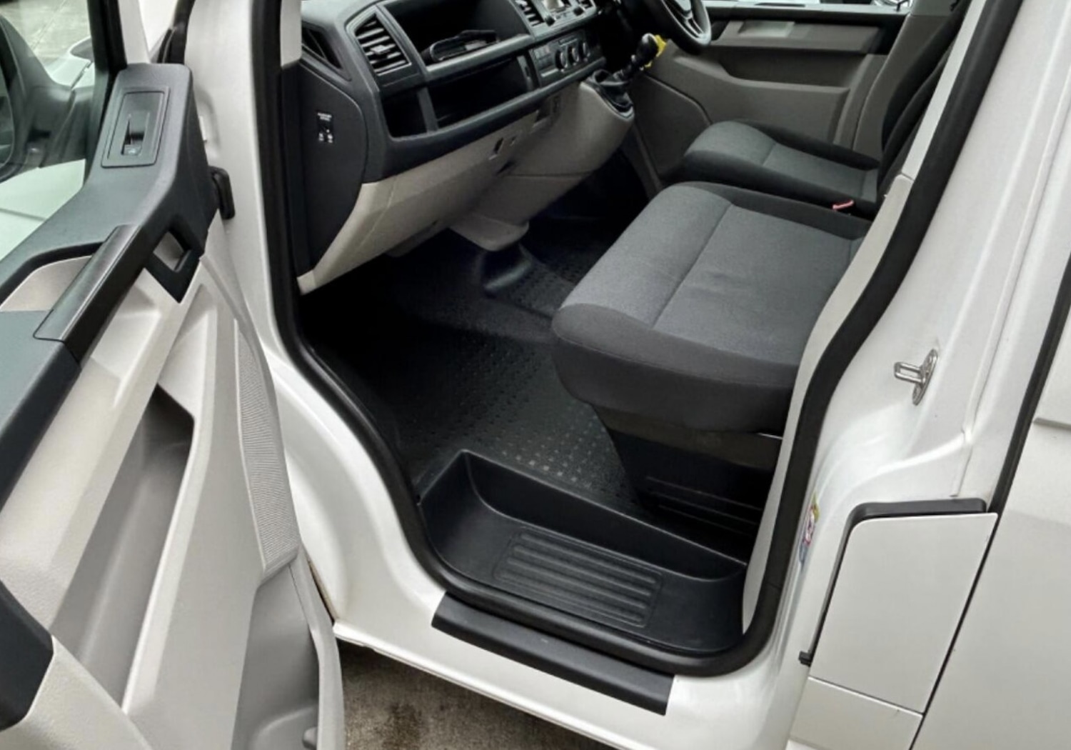 Used Volkswagen Transporter 2019 for sale - 77023166: Photo 9