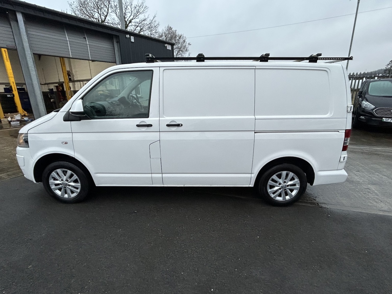 Used Volkswagen Transporter 2015 for sale - 76734809: Photo 2
