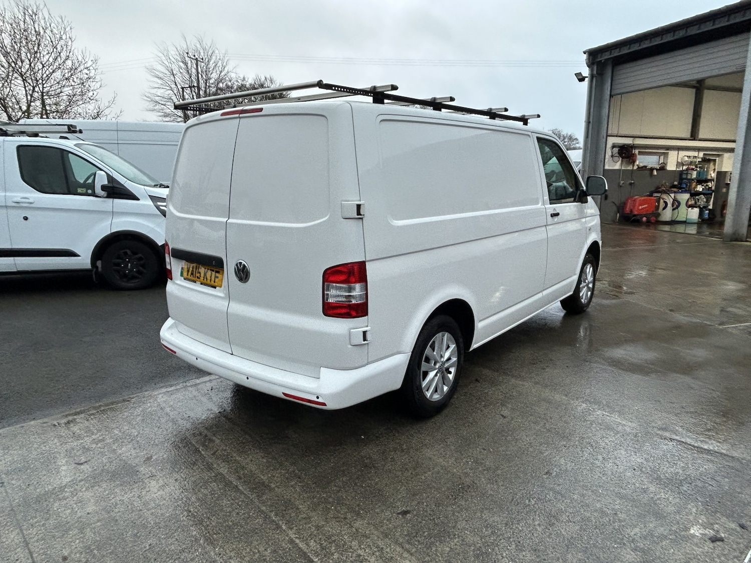 Used Volkswagen Transporter 2015 for sale - 76734809: Photo 4