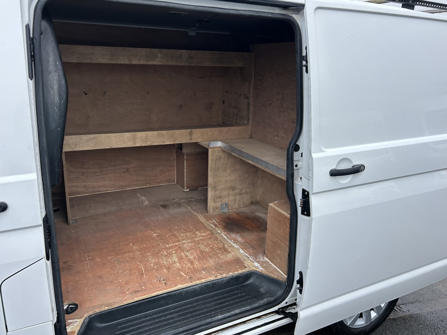 Used Volkswagen Transporter 2015 for sale - 76734809: Photo 8